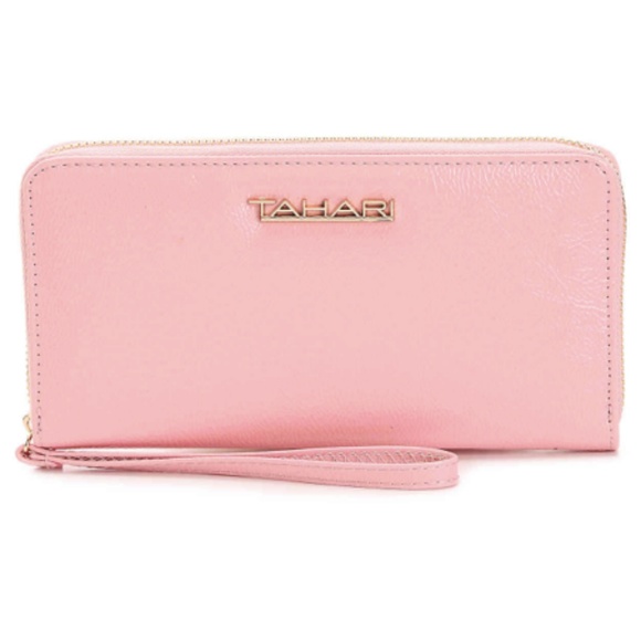 Tahari Handbags - 🎁 NWT Tahari wrislet